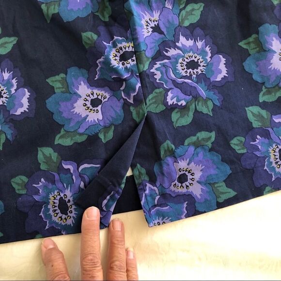 GAP Floral pencil skirt size 4. Gently Used - Picture 3 of 7